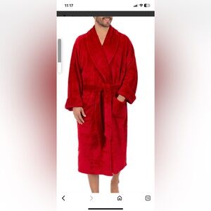 Source Unknown Men's Plush Red Bath Robe